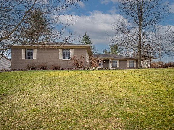 2nd image of 921 Singing Hills Ln