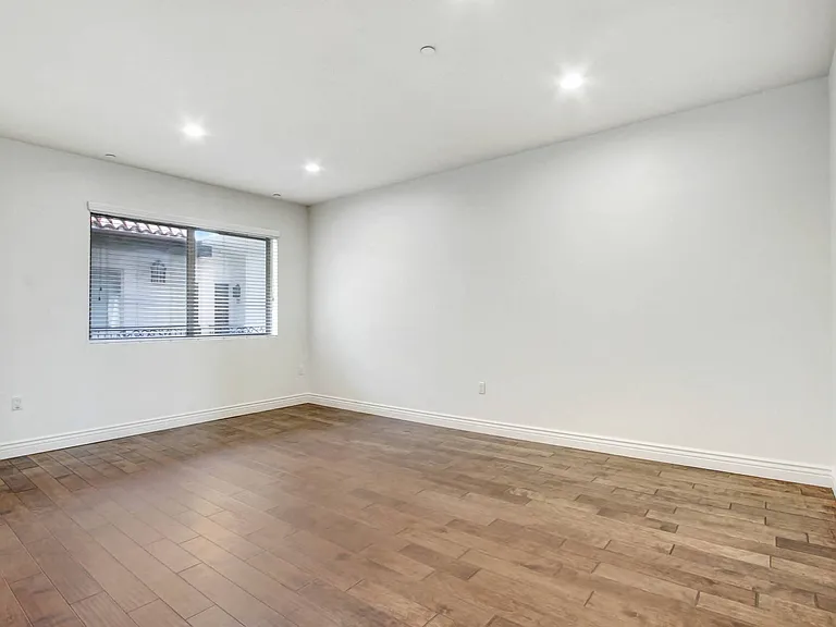 4410 Sepulveda Apartments — Photo 49