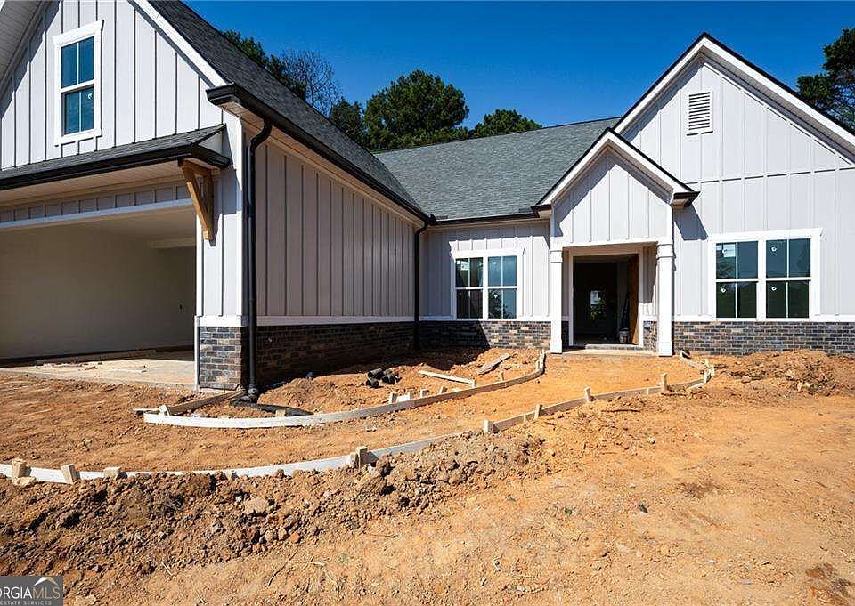 1st image of 133 Oakhurst Ter NE