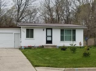123 Riverside Dr, Hart, MI 49420
