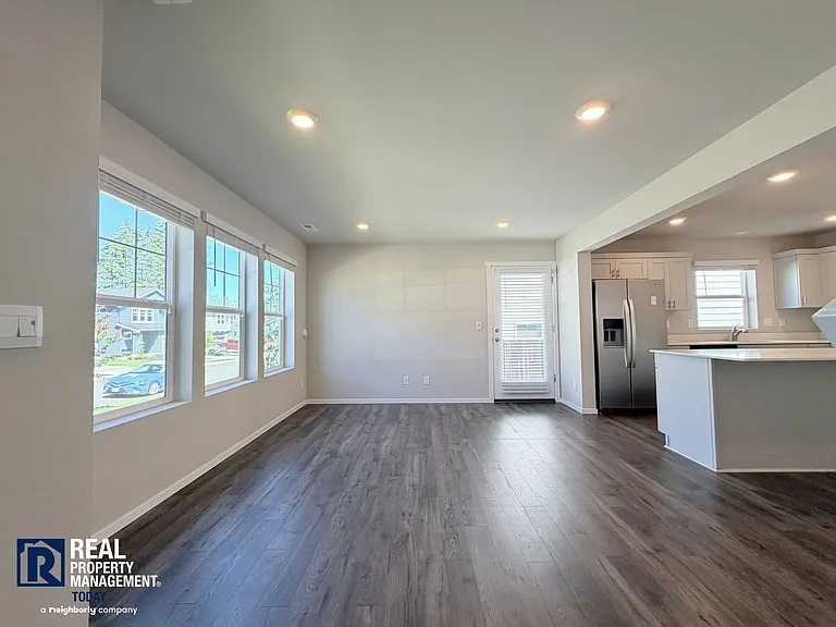 2216 Trailside Dr NE — Photo 9