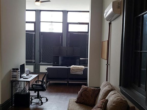 2nd image of 1531 Elm St #1F