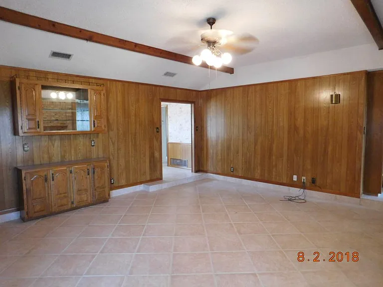 2315 E Highway 190 — Photo 10