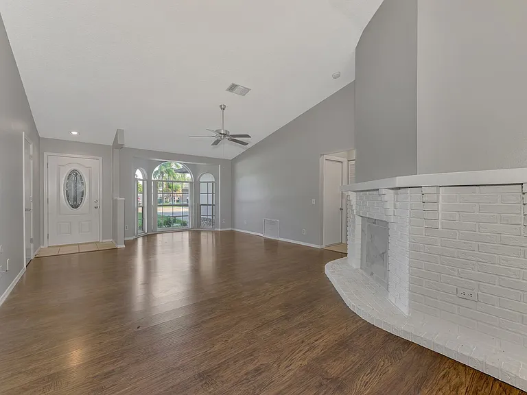 3026 Grafton St — Photo 5