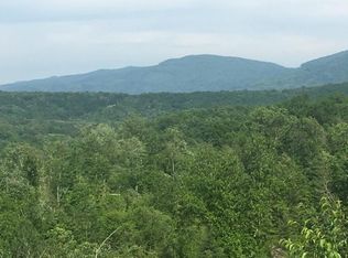 60 Rainbow Rd, Lancing, TN 37770