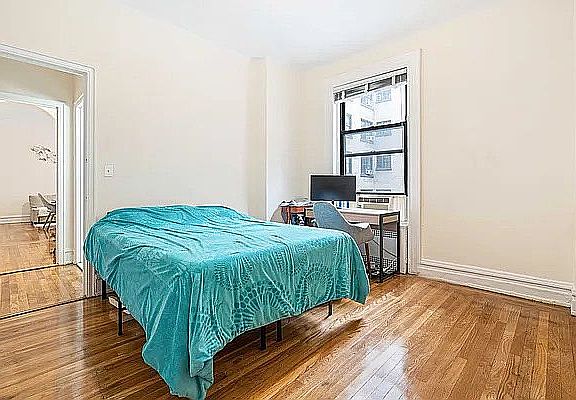 4th image of 205 W 54th St APT 6F