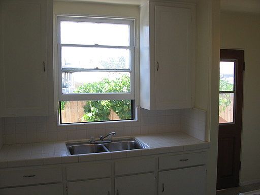 4th image of 4736 36th St