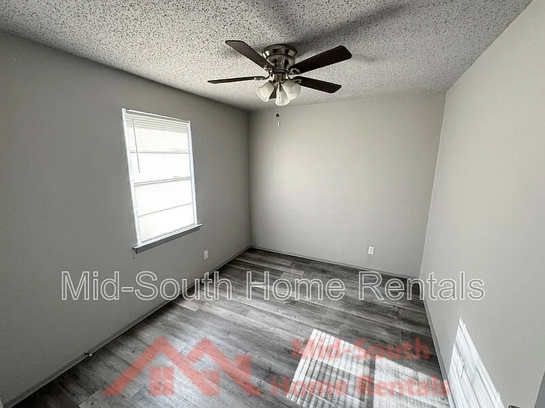 487 Williams Ave #4 — Photo 5