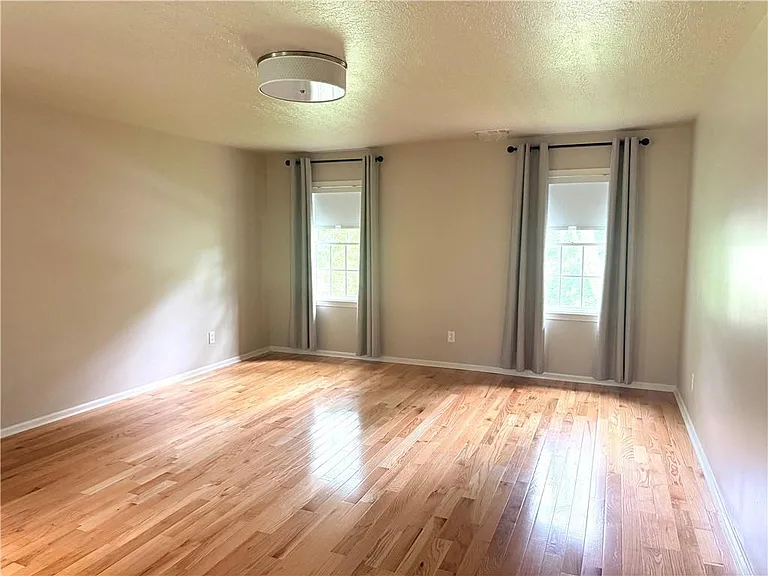 1060 Crabapple Trce — Photo 14
