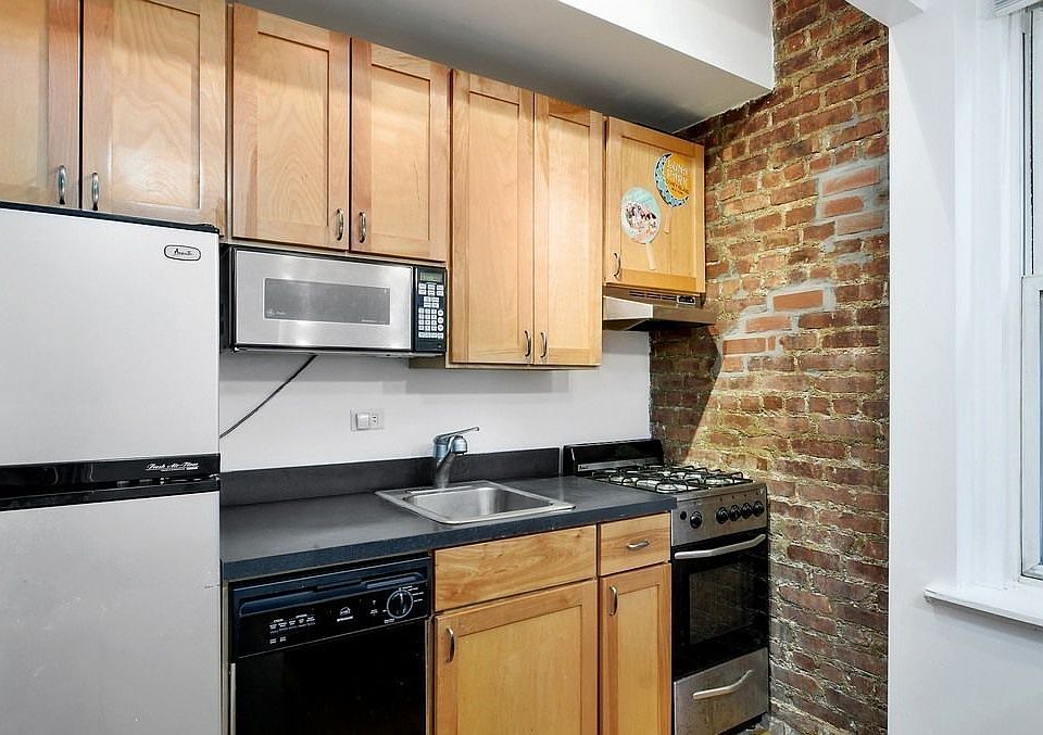 1st image of 223 E 50th St APT 3C