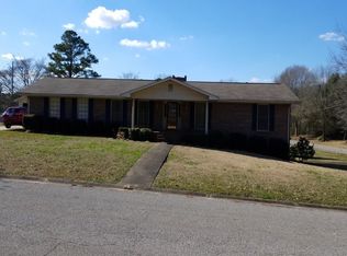1900 Canterbury Rd, Anniston, AL 36207