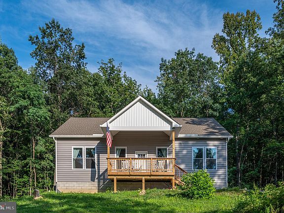 3rd image of 115 Mountain Top Ln