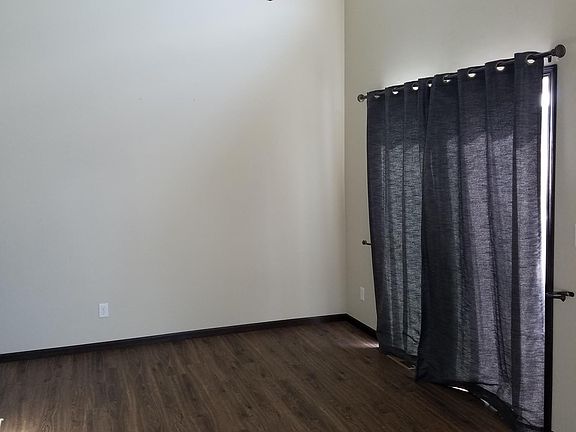 laminate flooring in kitchen/dining