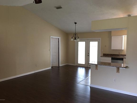 4th image of 6011 Banbury Ave