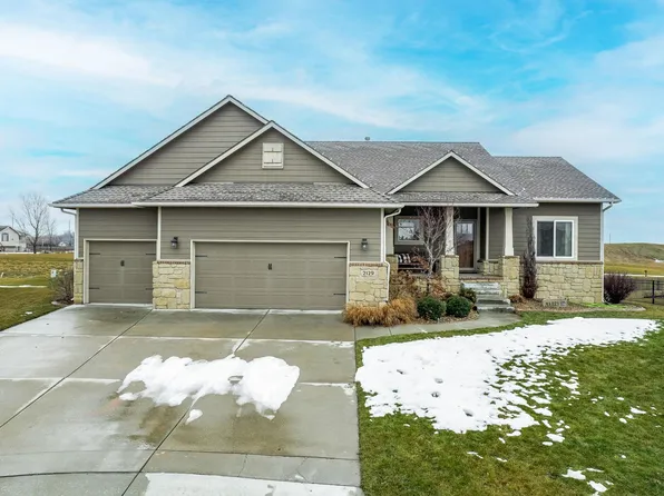 2129 Depot Cir, Newton, KS 67114