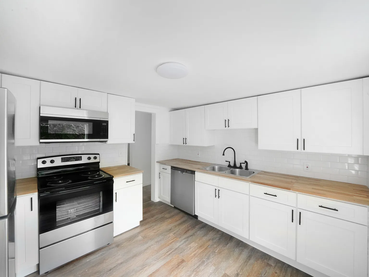 4220 Skyline Dr — Photo 4