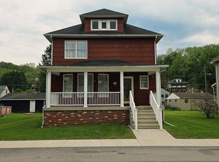 131 Sycamore St, Adena, OH 43901