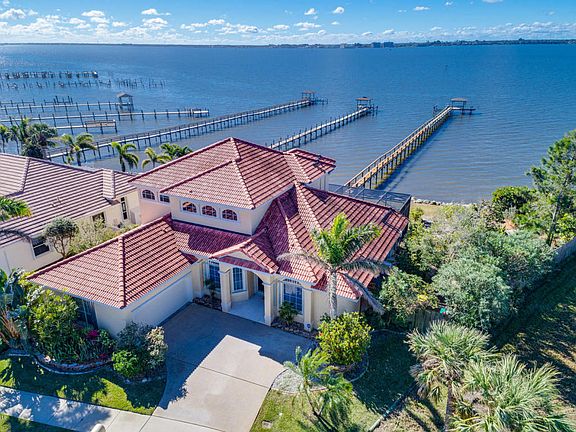 2nd image of 313 Sanibel Way