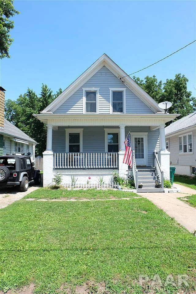 1923 W Clarke Ave photo 1