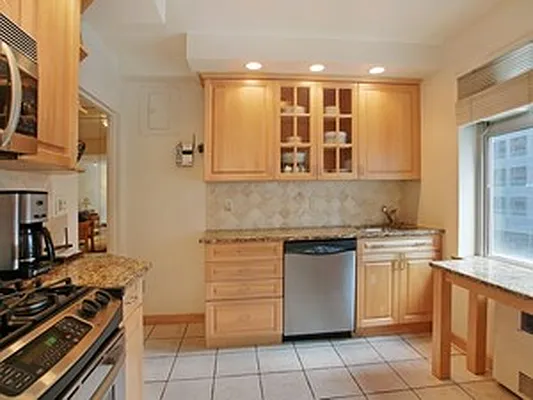 Sold by Corcoran | media 19