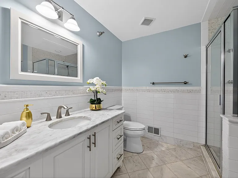 200 Laird Ave #204 — Photo 20