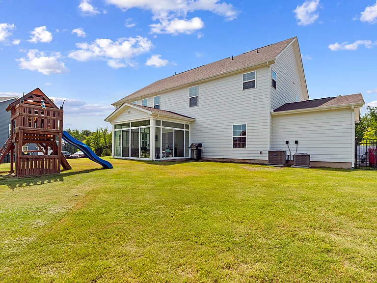 14321 Sunnyhill Grove Rd — Photo 44