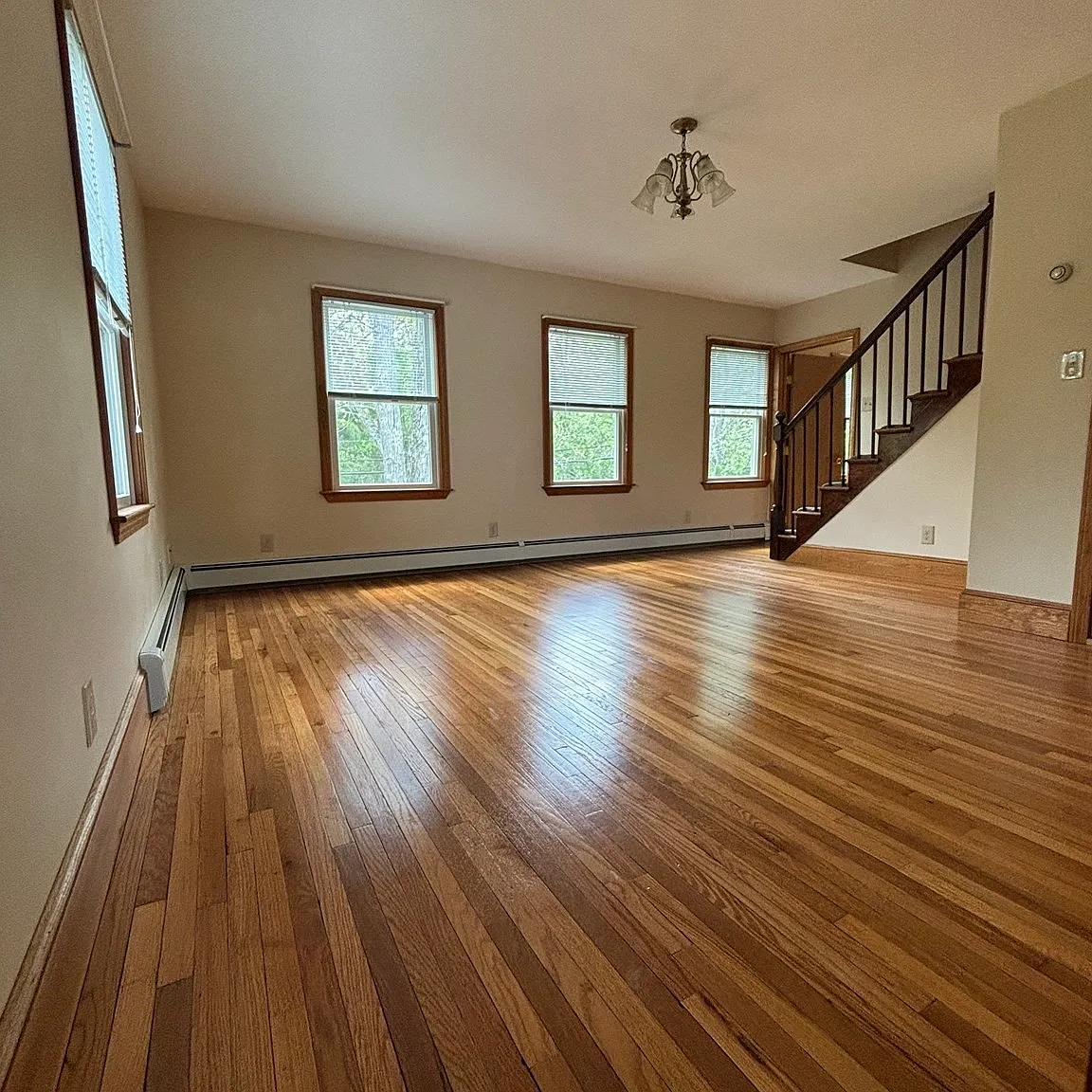 2 bed, 1.0 bath, 1700 sqft, $2,800 — Photo 3