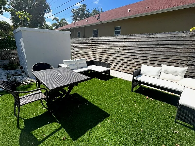 427 Conniston Rd #B — Photo 11