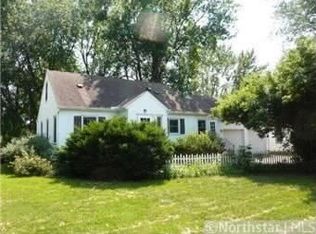 1926 Edgewater Ave, Arden Hills, MN 55112