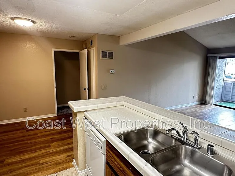 9249 Village Glen Dr #204 — Photo 7