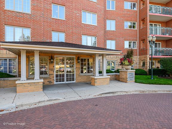 2nd image of 720 Creekside Dr Unit 109
