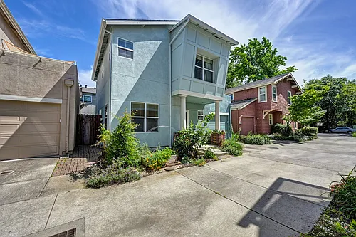 2519 I St Photo 1