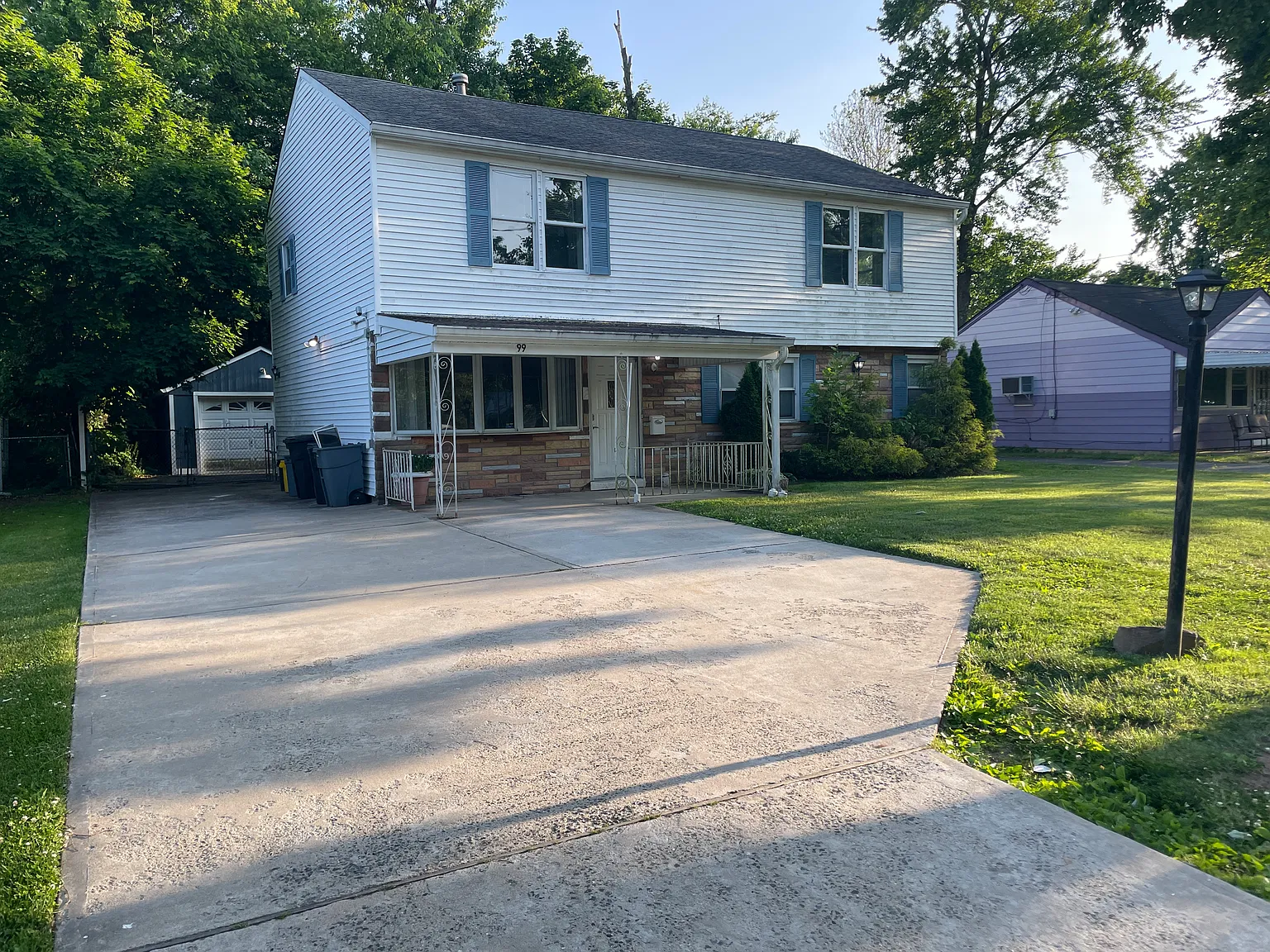 99 Theresa St — Photo 1