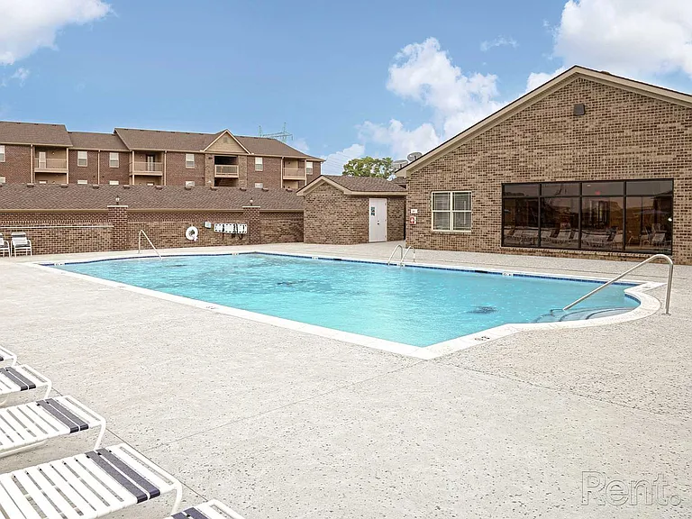 Nicholas Place Apartments — Photo 29