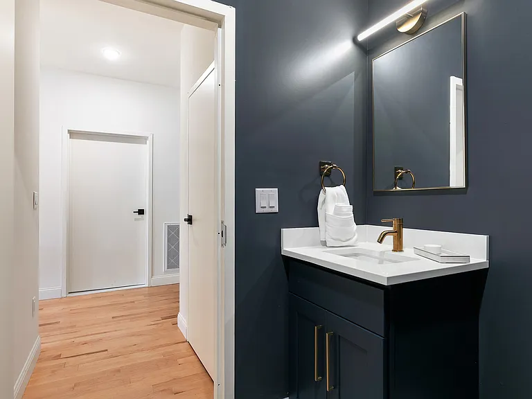 760 Broadway — Photo 13