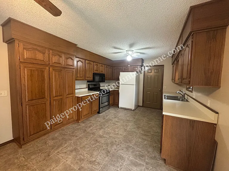1309 Post Oak Rd — Photo 6