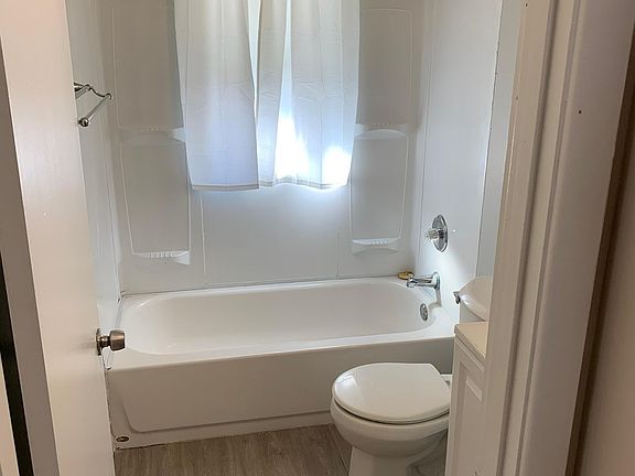 3rd image of 26 Godfrey Ln