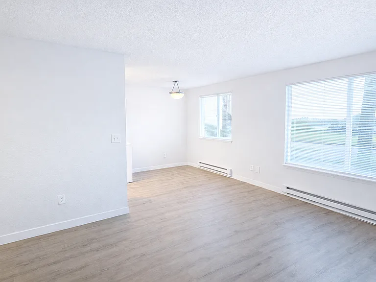 Meadowbrook Apartments — Photo 9