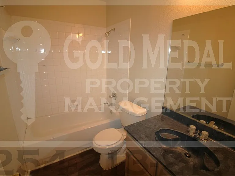 3402 Barcelona Dr — Photo 5