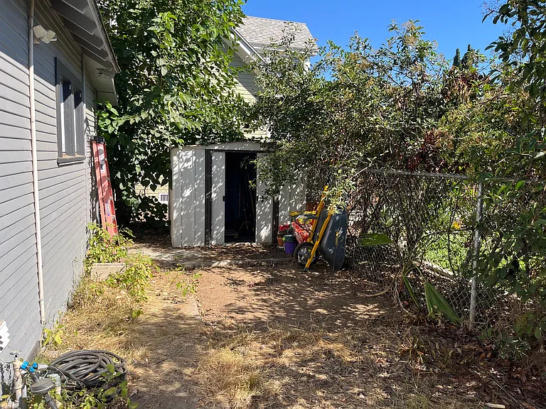 333 Nordina St — Photo 20