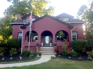 630 Som Center Rd, Mayfield Village, OH 44143