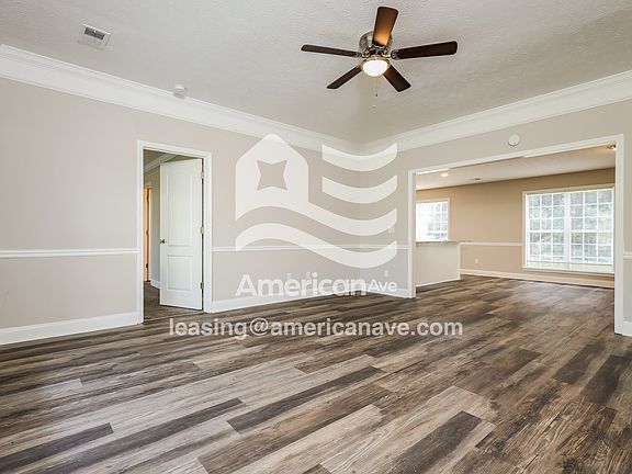 1570777_004_wm_-_living_room_12975477.jpg