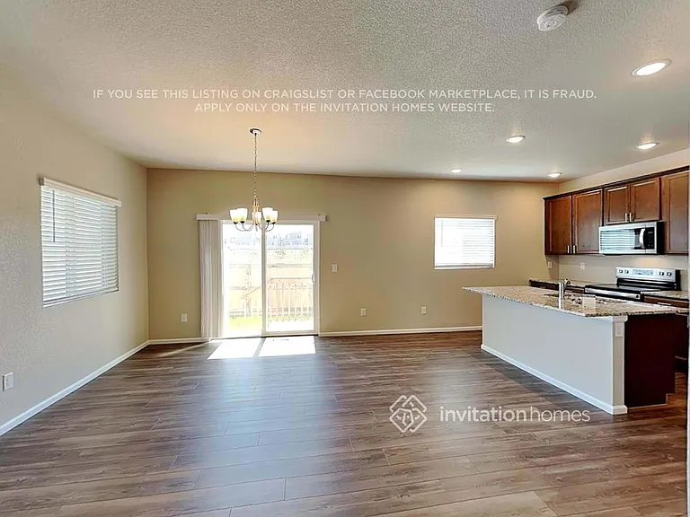 11431 Sanderling St — Photo 4