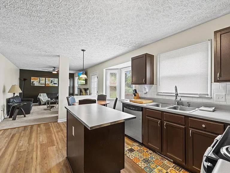 6 Wavecrest Ct — Photo 35