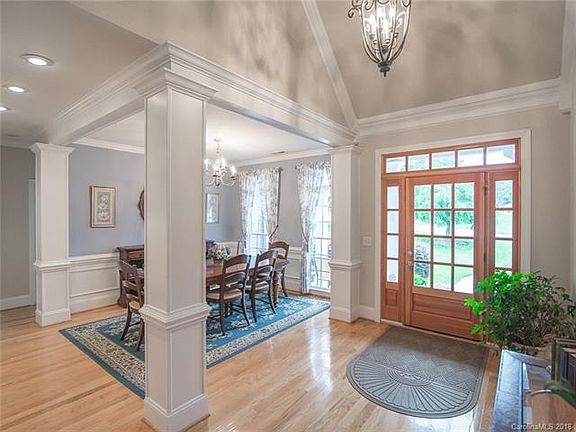 4th image of 9051 Burroughs Ct