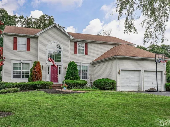 1136 Tara Dr, Williamstown, NJ 08094