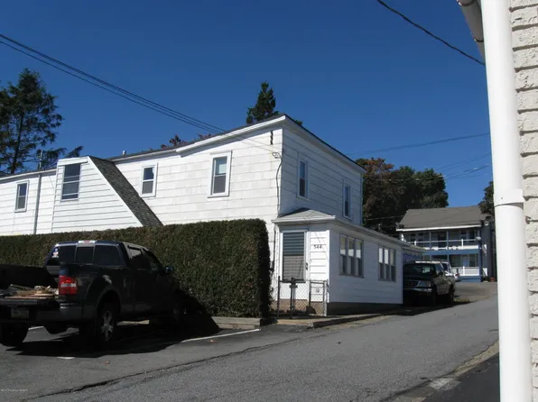 544 N Manhattan Ct, Hazleton, PA 18201