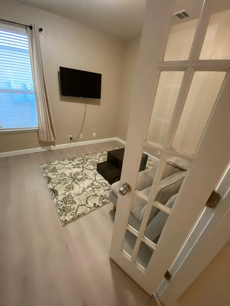 3 bed, 1866 sqft, $3,000 — Photo 4