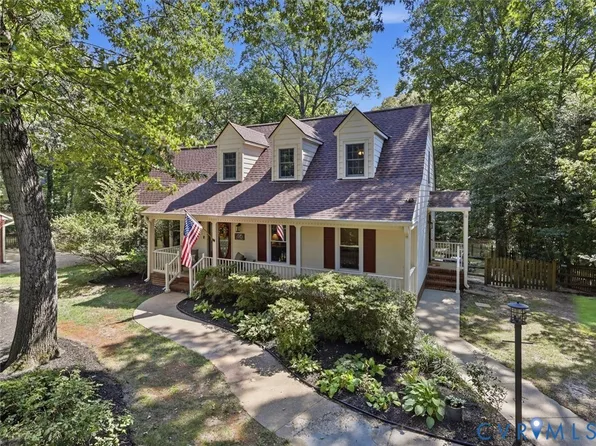 416 Breezewood Dr, Fredericksburg, VA 22407