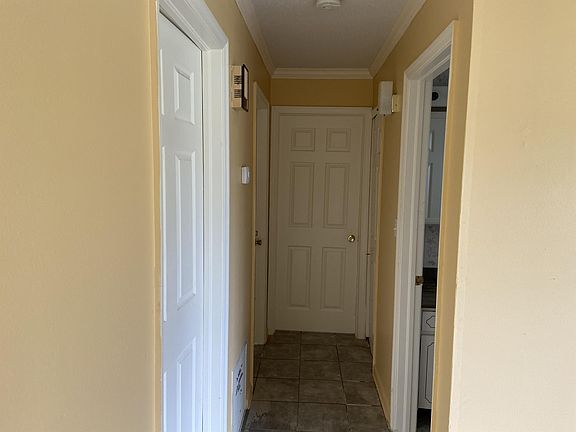 5th image of 23038 McNulty Ave